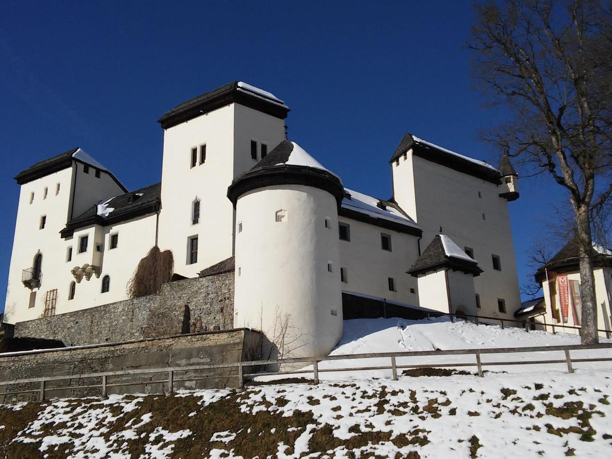 Luxurious Mansion In Goldegg Near Skiing Area Экстерьер фото